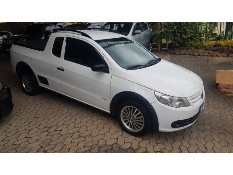 VOLKSWAGEN - SAVEIRO - 2010/2011 - Branca - R$ 42.900,00