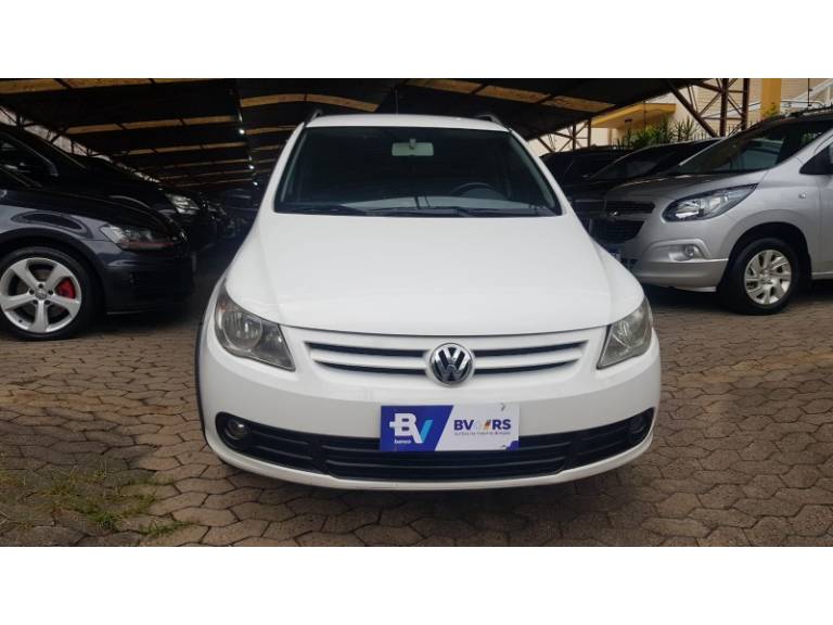 VOLKSWAGEN - SAVEIRO - 2010/2011 - Branca - R$ 42.900,00