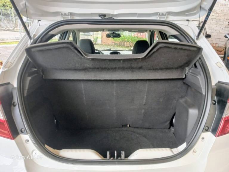 FORD - KA - 2014/2015 - Branca - R$ 45.900,00