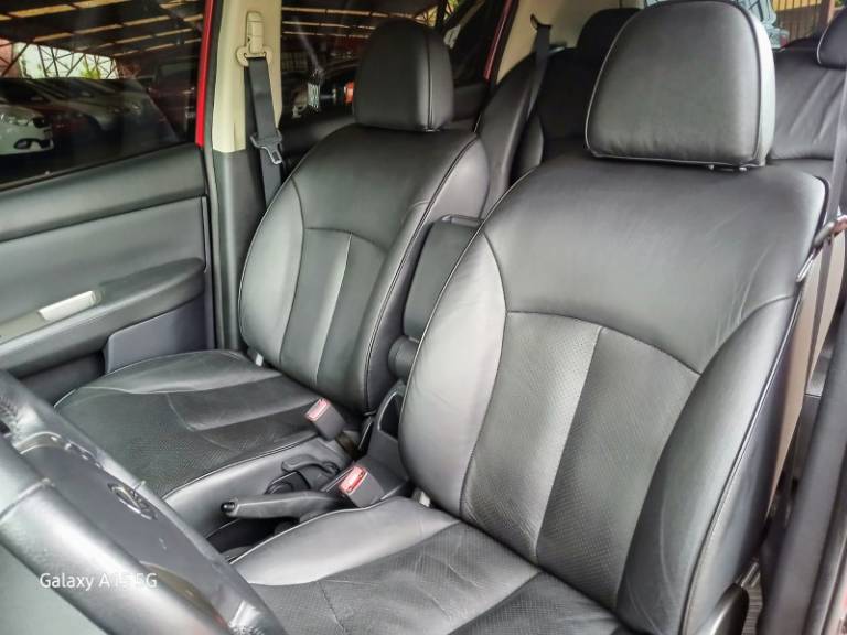 NISSAN - TIIDA - 2012/2013 - Vermelha - R$ 52.900,00