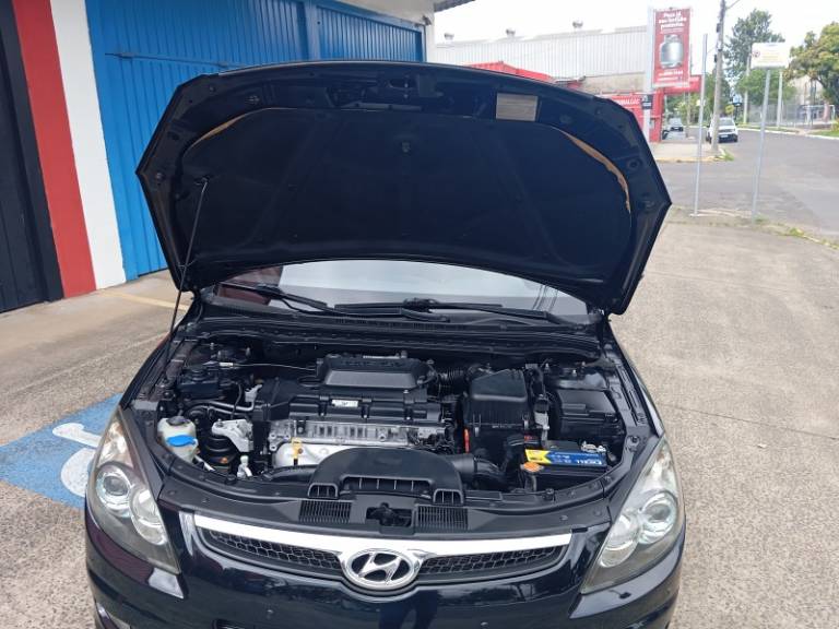 HYUNDAI - I30 - 2011/2012 - Preta - R$ 45.900,00