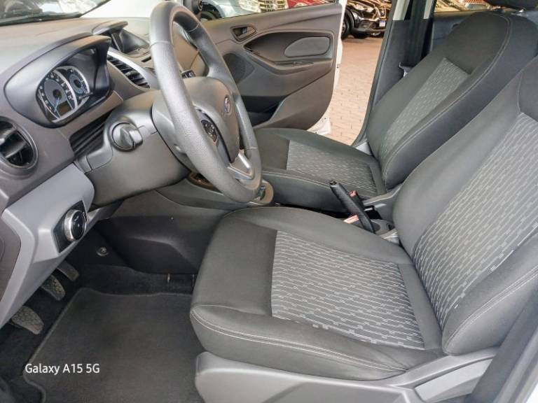 FORD - KA - 2014/2015 - Branca - R$ 45.900,00
