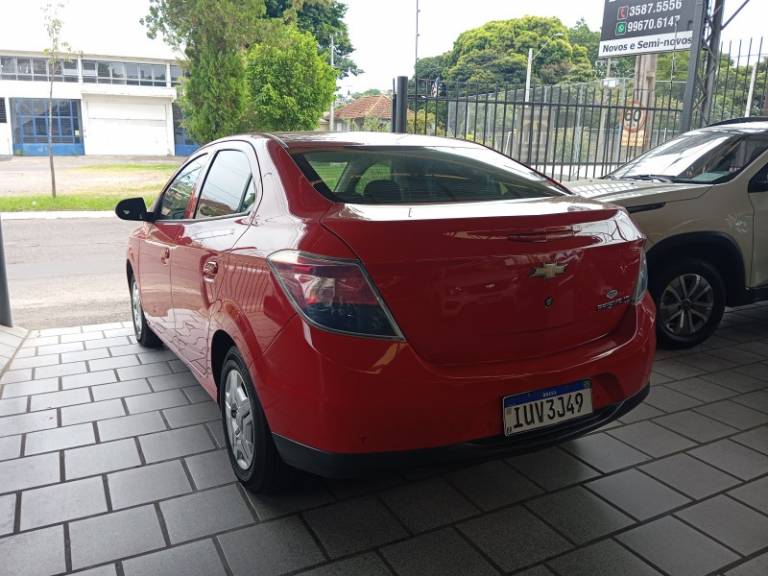 CHEVROLET - PRISMA - 2013/2014 - Vermelha - R$ 45.900,00