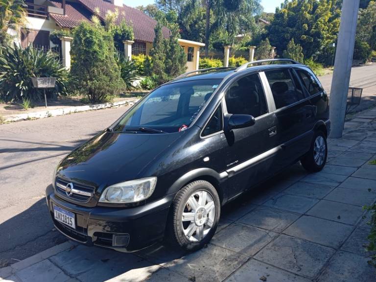 CHEVROLET - ZAFIRA - 2007/2008 - Preta - R$ 35.900,00