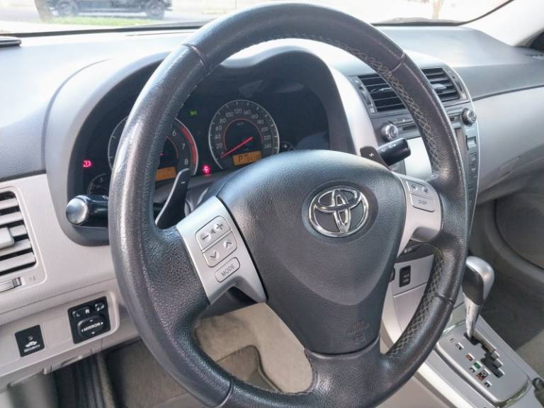TOYOTA - COROLLA - 2014/2014 - Preta - R$ 74.900,00