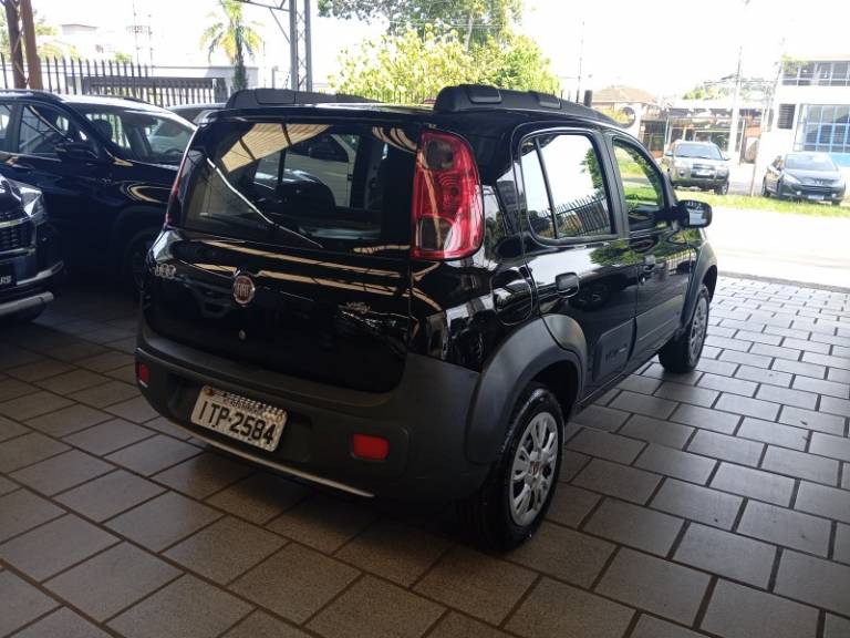 FIAT - UNO - 2012/2013 - Preta - R$ 34.900,00