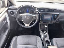 TOYOTA - COROLLA - 2018/2019 - Cinza - R$ 109.900,00