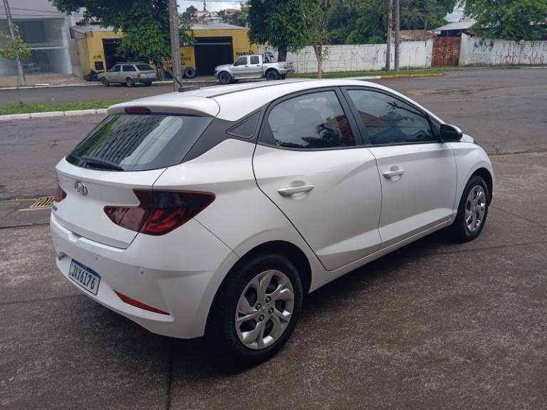 HYUNDAI - HB20 - 2021/2022 - Branca - R$ 63.900,00