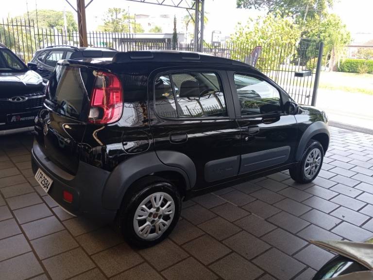 FIAT - UNO - 2012/2013 - Preta - R$ 34.900,00
