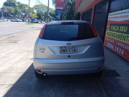 FORD - FOCUS - 2007/2008 - Prata - R$ 28.900,00