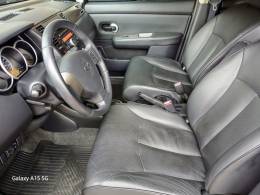 NISSAN - TIIDA - 2012/2013 - Vermelha - R$ 52.900,00