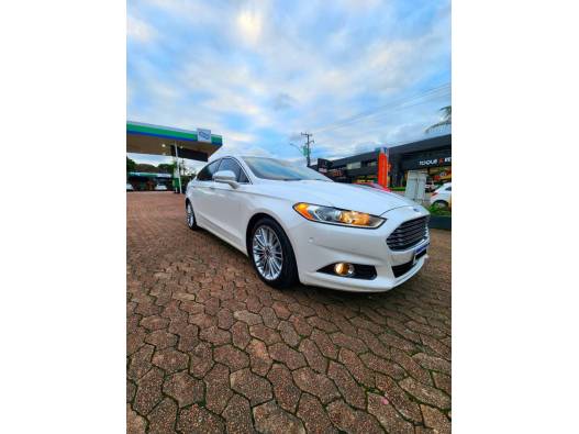 FORD - FUSION - 2014/2015 - Branca - R$ 82.900,00