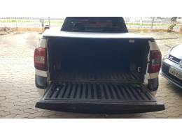 VOLKSWAGEN - SAVEIRO - 2010/2011 - Branca - R$ 42.900,00