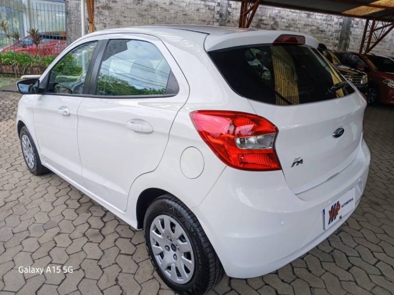 FORD - KA - 2014/2015 - Branca - R$ 45.900,00