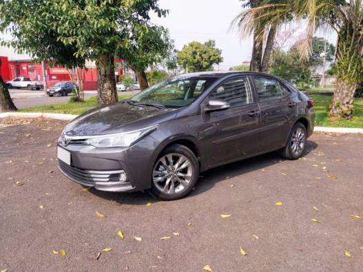 TOYOTA - COROLLA - 2018/2019 - Cinza - R$ 109.900,00