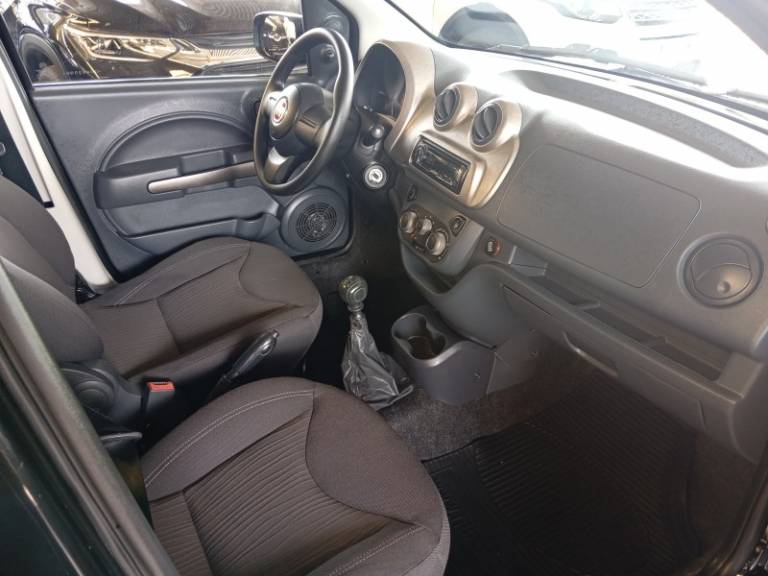 FIAT - UNO - 2012/2013 - Preta - R$ 34.900,00