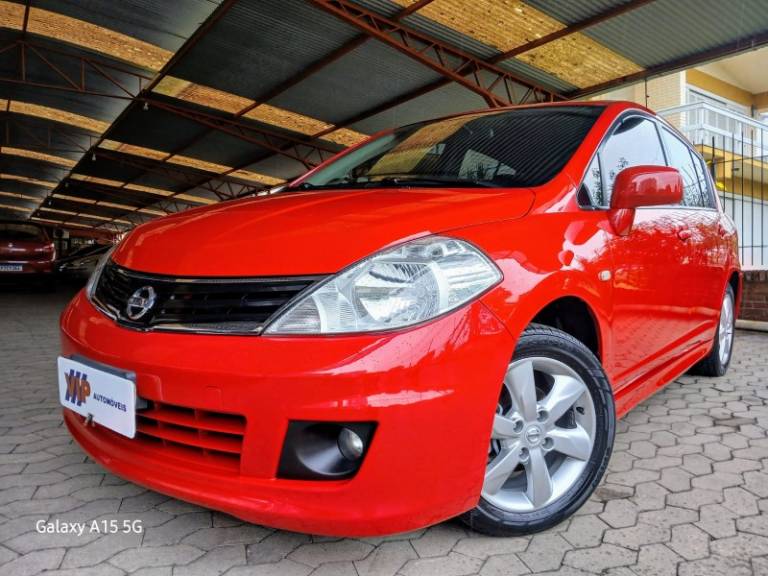 NISSAN - TIIDA - 2012/2013 - Vermelha - R$ 52.900,00