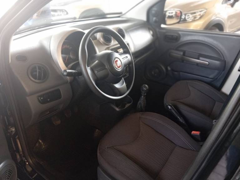 FIAT - UNO - 2012/2013 - Preta - R$ 34.900,00