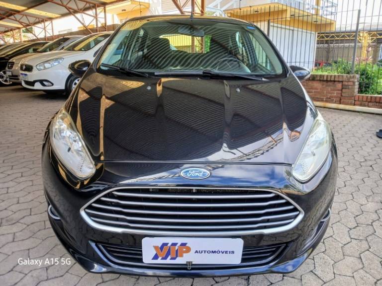 FORD - FIESTA - 2013/2014 - Preta - R$ 44.900,00