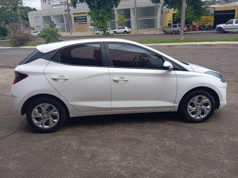 HYUNDAI - HB20 - 2021/2022 - Branca - R$ 63.900,00