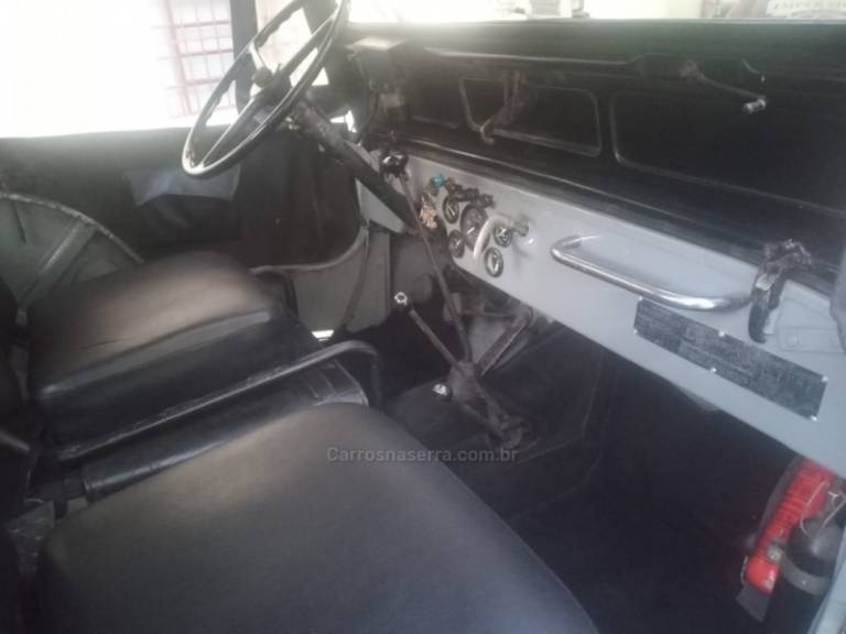 JEEP - CJ 5 - 1951/1951 - Cinza - R$ 85.000,00