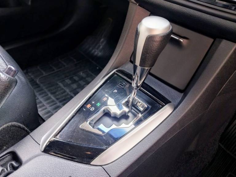 TOYOTA - COROLLA - 2018/2019 - Cinza - R$ 109.900,00