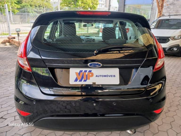 FORD - FIESTA - 2013/2014 - Preta - R$ 44.900,00