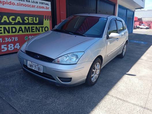 FORD - FOCUS - 2007/2008 - Prata - R$ 28.900,00