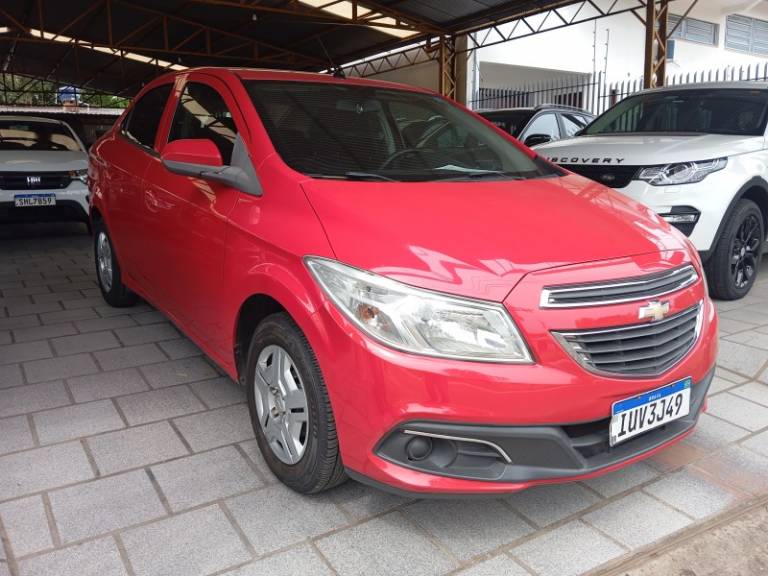 CHEVROLET - PRISMA - 2013/2014 - Vermelha - R$ 45.900,00