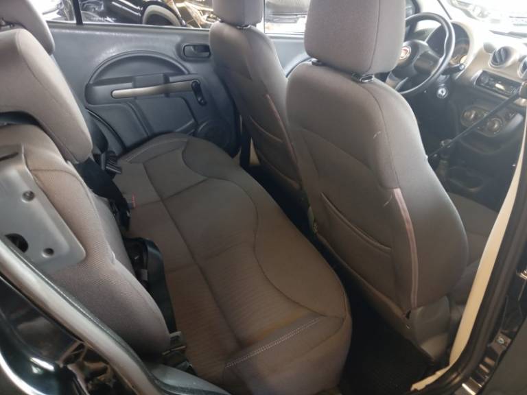 FIAT - UNO - 2012/2013 - Preta - R$ 34.900,00