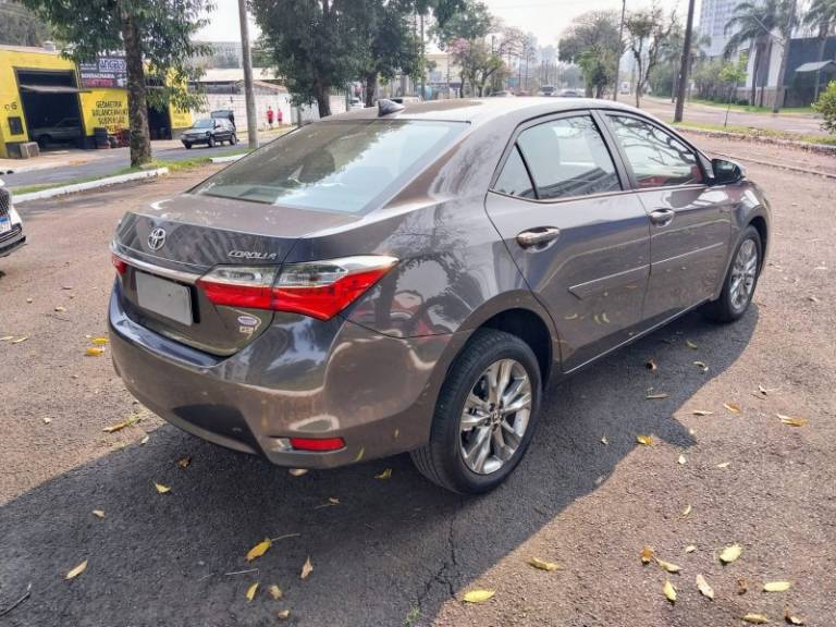 TOYOTA - COROLLA - 2018/2019 - Cinza - R$ 109.900,00