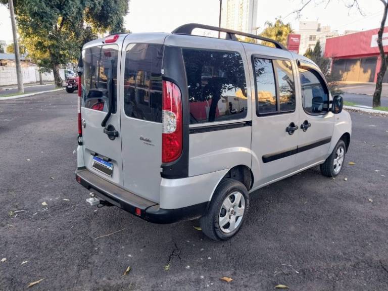 FIAT - DOBLÓ - 2012/2012 - Prata - R$ 39.900,00