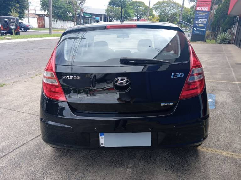 HYUNDAI - I30 - 2011/2012 - Preta - R$ 45.900,00