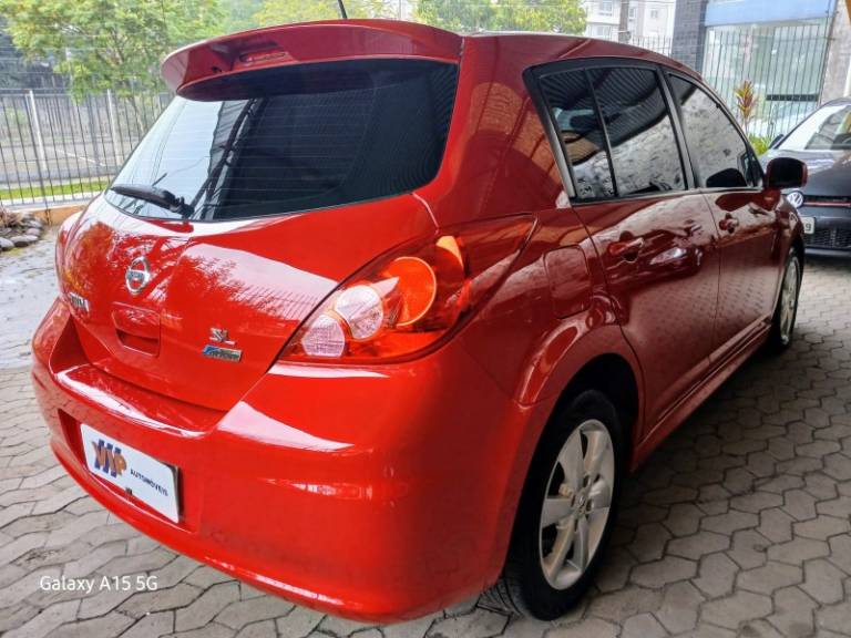 NISSAN - TIIDA - 2012/2013 - Vermelha - R$ 52.900,00