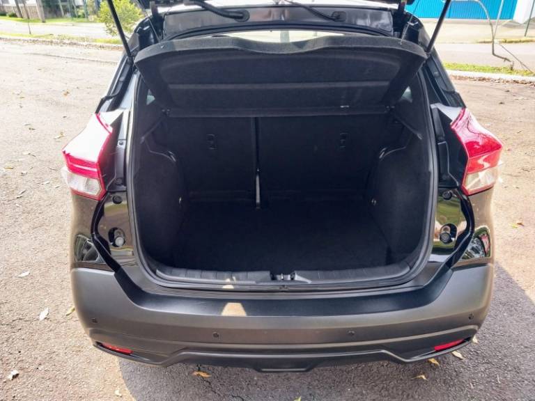NISSAN - KICKS - 2018/2019 - Preta - R$ 83.900,00