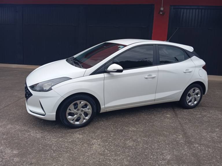 HYUNDAI - HB20 - 2021/2022 - Branca - R$ 63.900,00