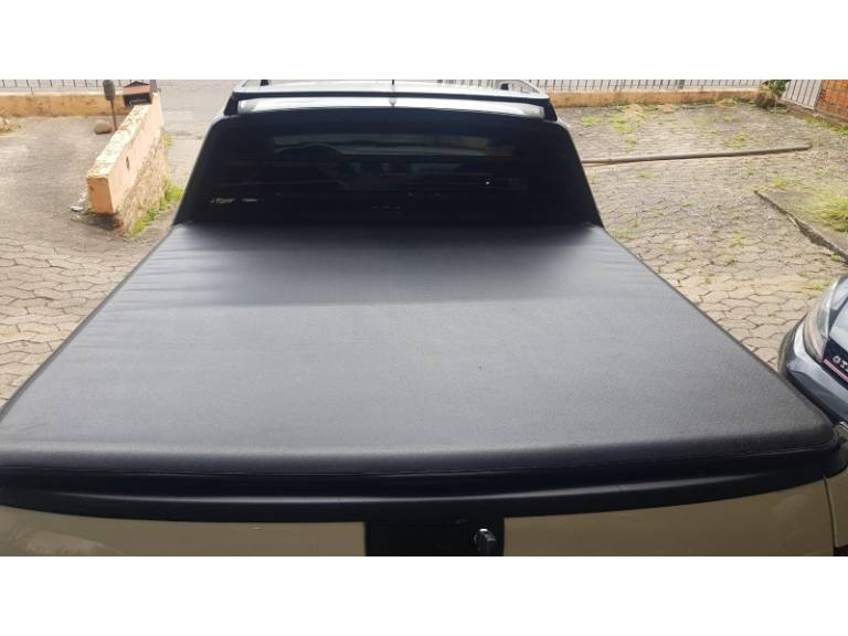 VOLKSWAGEN - SAVEIRO - 2010/2011 - Branca - R$ 42.900,00
