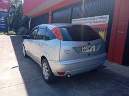 FORD - FOCUS - 2007/2008 - Prata - R$ 28.900,00