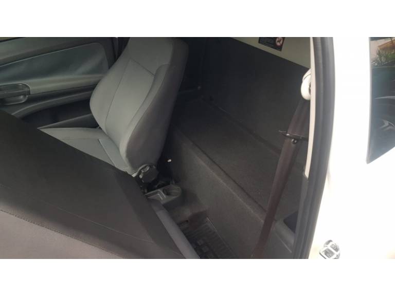 VOLKSWAGEN - SAVEIRO - 2010/2011 - Branca - R$ 42.900,00