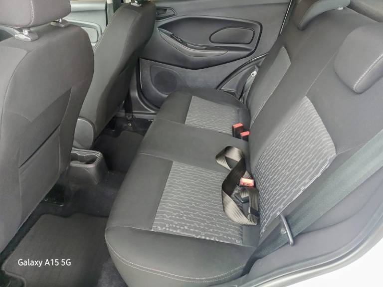 FORD - KA - 2014/2015 - Branca - R$ 45.900,00