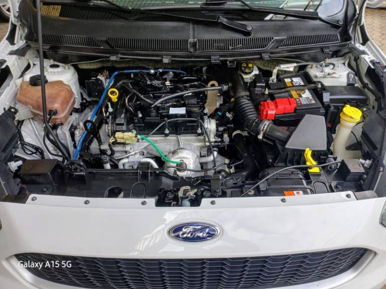 FORD - KA - 2014/2015 - Branca - R$ 45.900,00