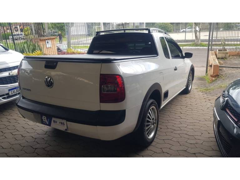 VOLKSWAGEN - SAVEIRO - 2010/2011 - Branca - R$ 42.900,00