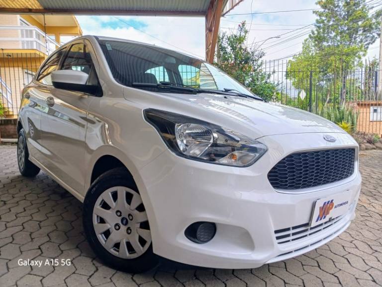FORD - KA - 2014/2015 - Branca - R$ 45.900,00