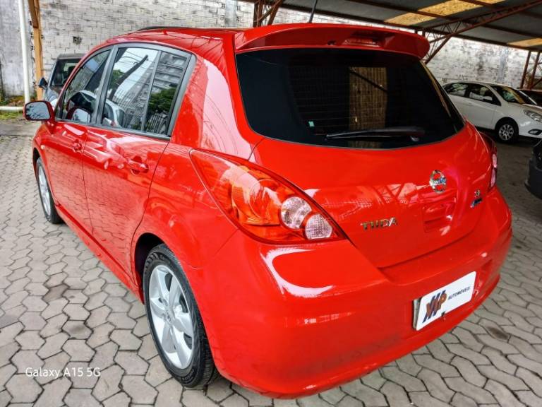 NISSAN - TIIDA - 2012/2013 - Vermelha - R$ 52.900,00