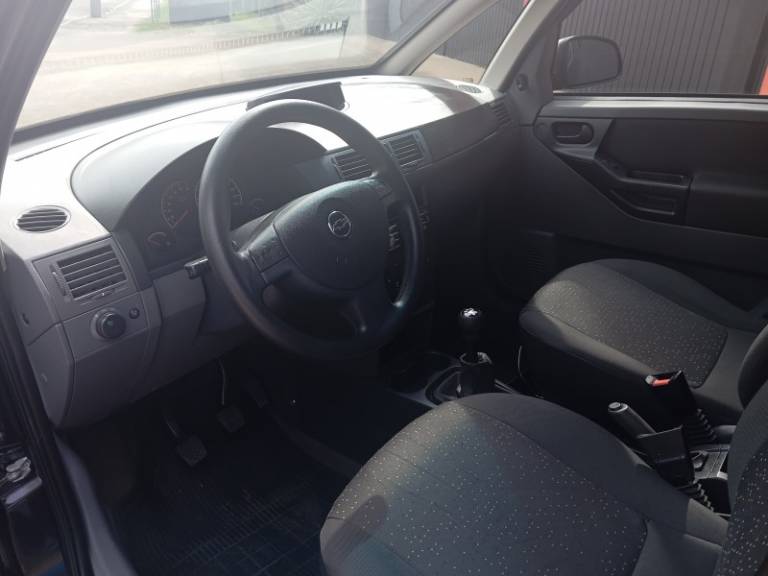 CHEVROLET - MERIVA - 2010/2011 - Preta - R$ 30.900,00