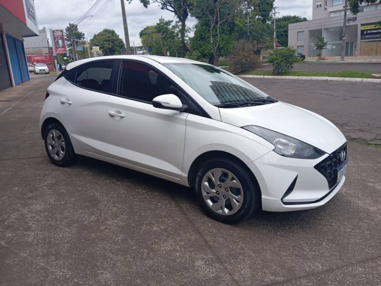 HYUNDAI - HB20 - 2021/2022 - Branca - R$ 63.900,00