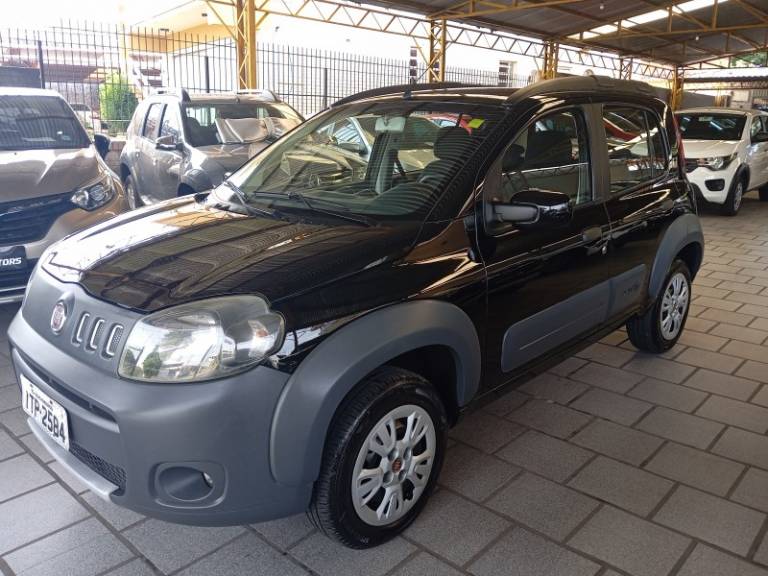 FIAT - UNO - 2012/2013 - Preta - R$ 34.900,00