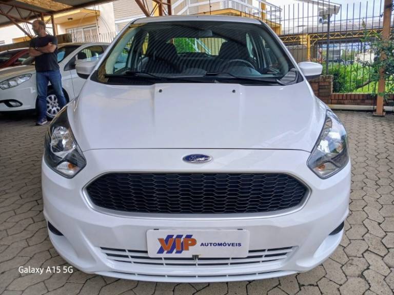 FORD - KA - 2014/2015 - Branca - R$ 45.900,00