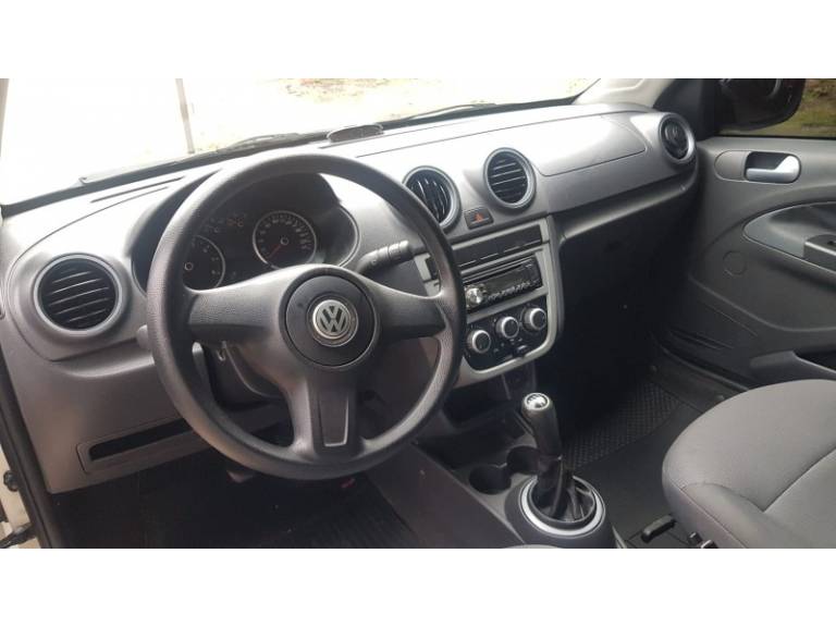 VOLKSWAGEN - SAVEIRO - 2010/2011 - Branca - R$ 42.900,00