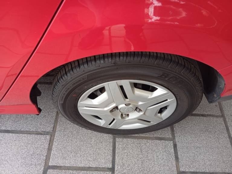 CHEVROLET - PRISMA - 2013/2014 - Vermelha - R$ 45.900,00